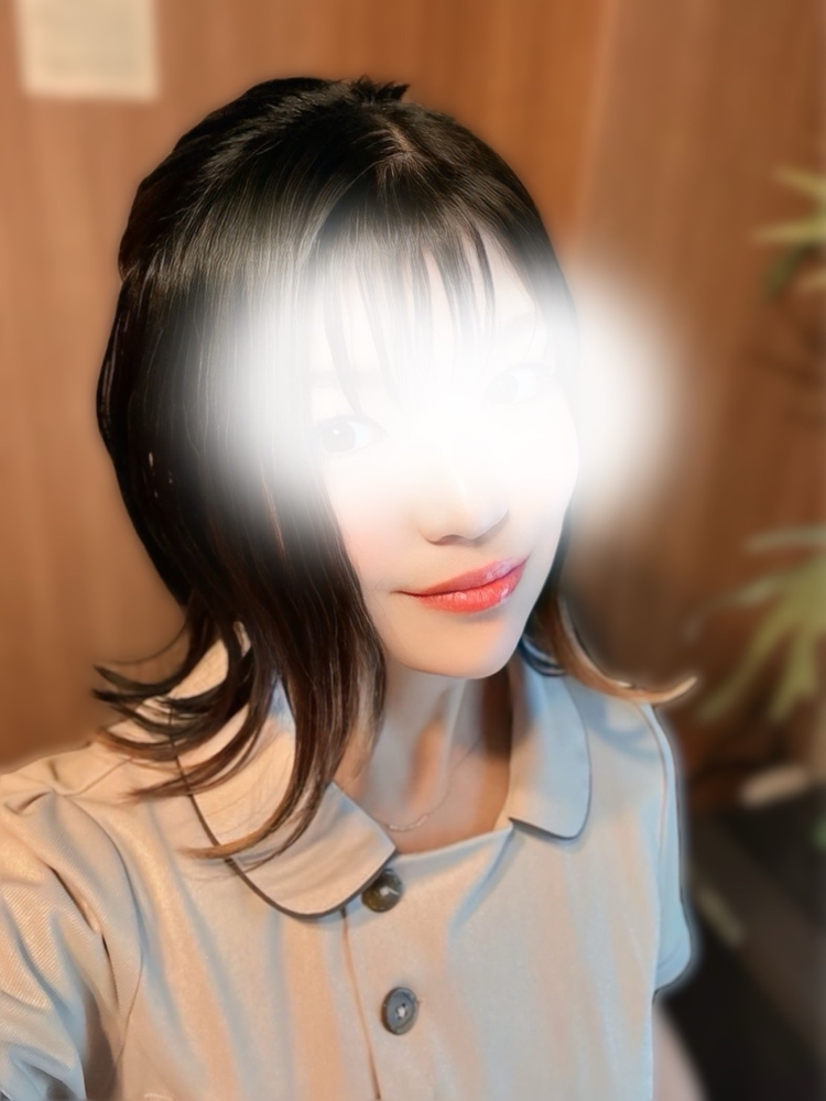 辻かれん Embrace エンブレイス