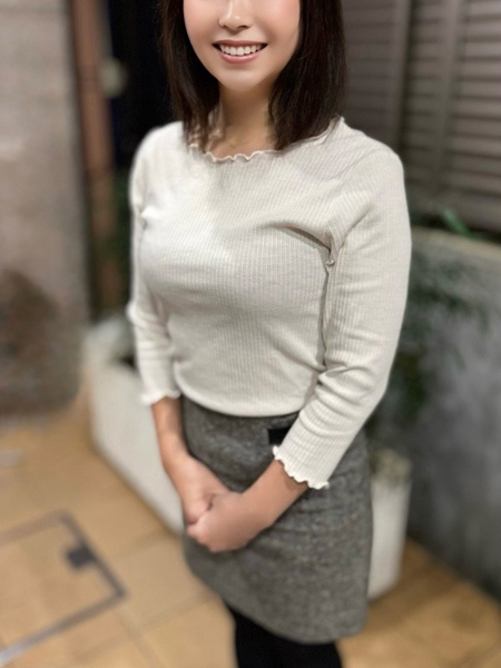 彩芽 ミセスの子守唄のセラピスト