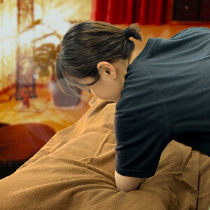 秋本 癒し本舗 大阪店