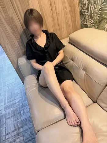 藤宮　えま(31) 神戸性感帯アロマ30の写真1枚目 (神戸発/性感エステ×痴女)