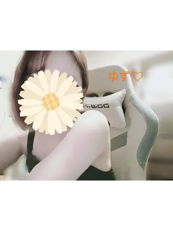 ゆず(30) 奥さんの手の写真1枚目 (西中島発/人妻性感エステ)